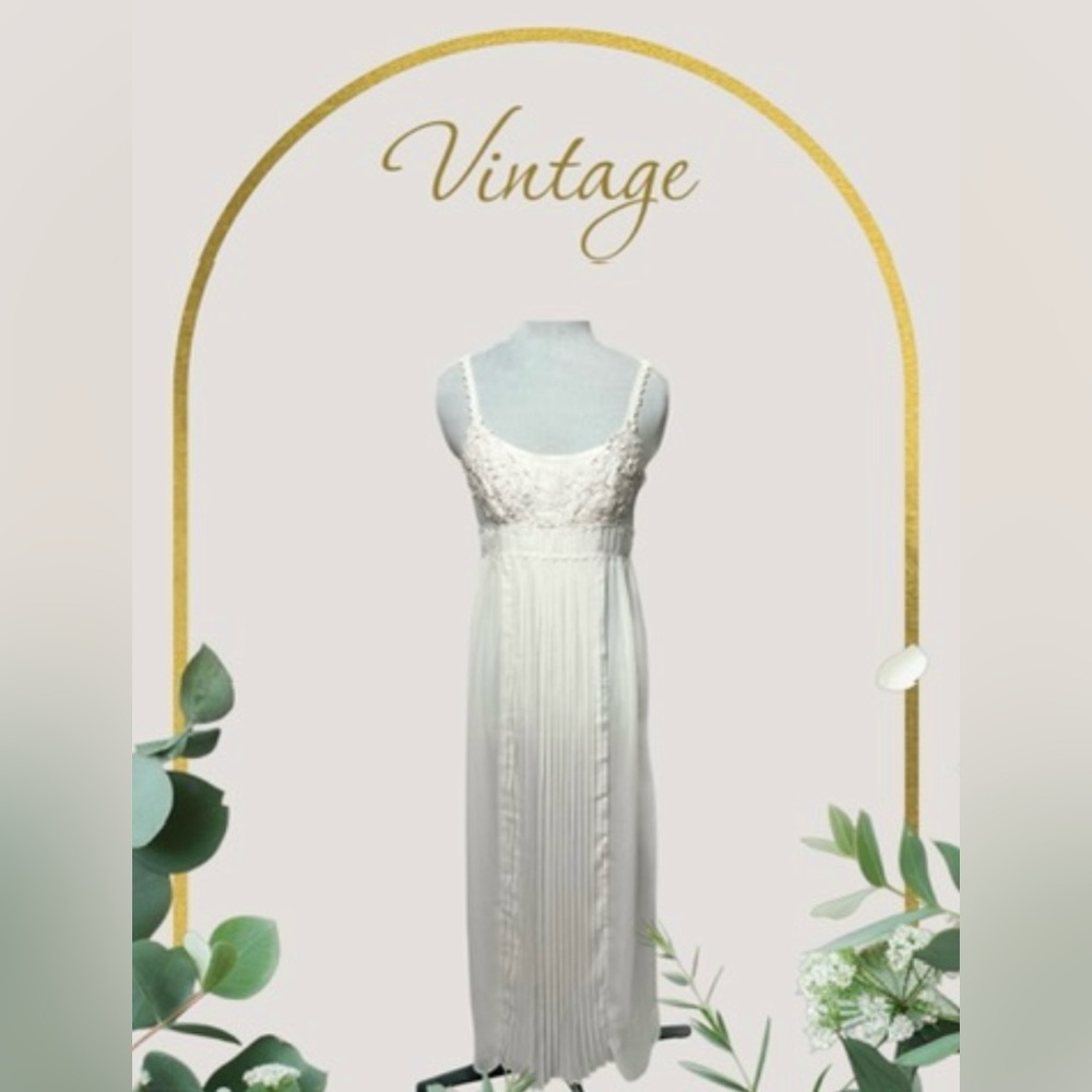 Vintage 1990’s Flora Nikrooz White Chiffon Nightgown Size Small - Picture 2 of 10